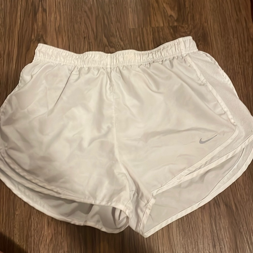 White nike shorts